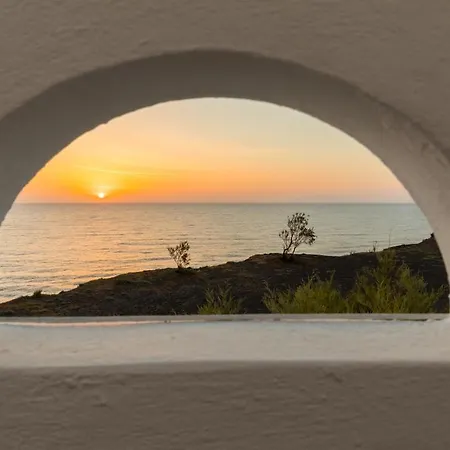 Starlight Luxury Seaside & *