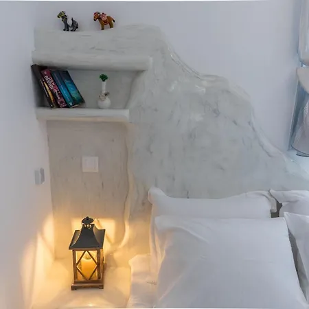 Starlight Luxury Seaside & Imerovigli (Santorini)