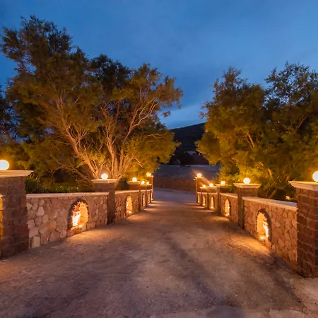 Willa Starlight Luxury Seaside & Imerovigli (Santorini)