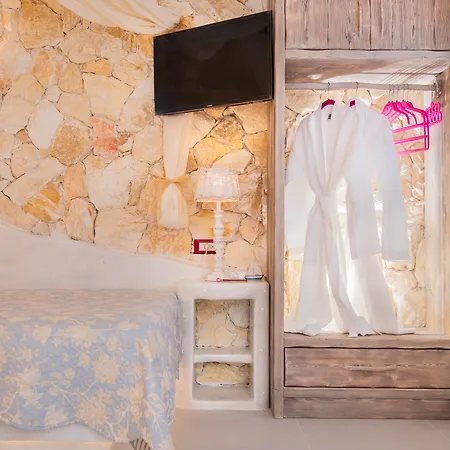 Starlight Luxury Seaside & Imerovigli (Santorini)