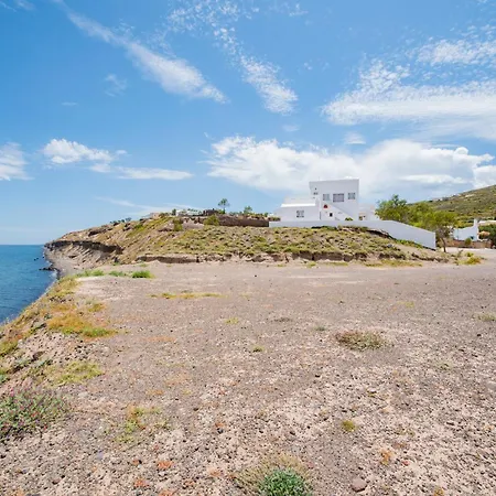 Starlight Luxury Seaside & Imerovigli (Santorini)