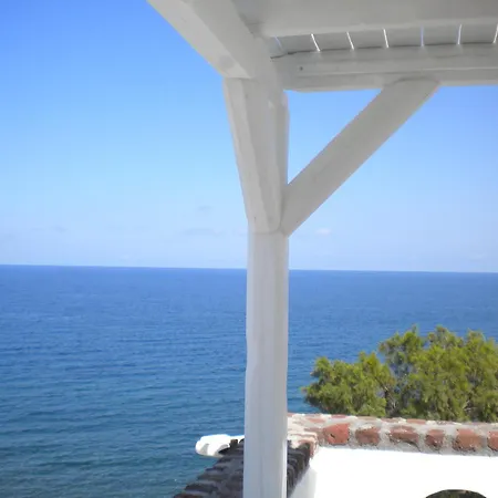 Starlight Luxury Seaside & Villa Imerovigli (Santorini)