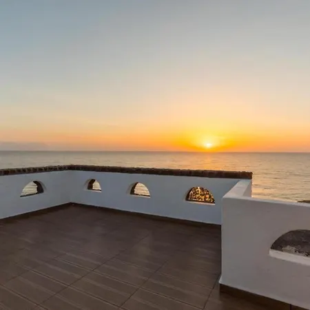 Starlight Luxury Seaside & فيلة