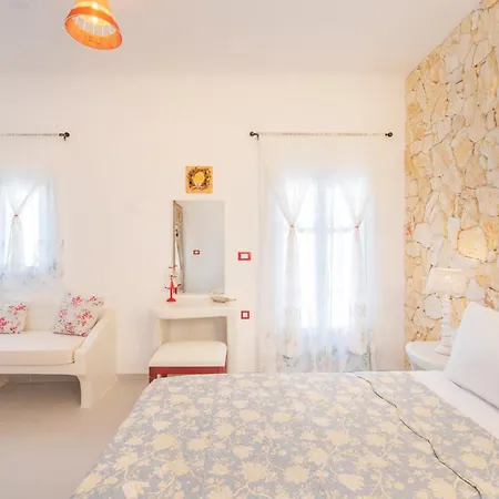 Starlight Luxury Seaside & Villa Imerovigli (Santorini)