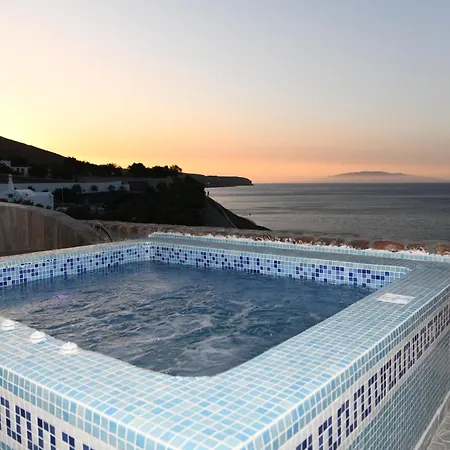 Starlight Luxury Seaside & فيلة
