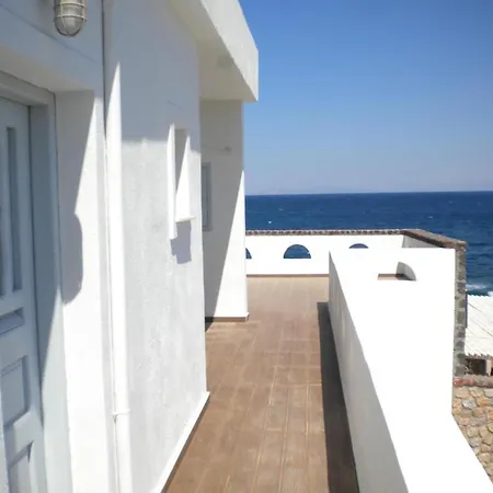 Starlight Luxury Seaside & Imerovigli (Santorini)