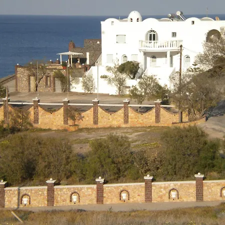 Starlight Luxury Seaside & Villa Imerovigli (Santorini)