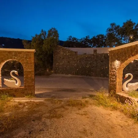 Starlight Luxury Seaside & Villa