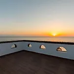Starlight Luxury Seaside & *