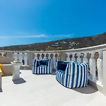 Starlight Luxury Seaside & *