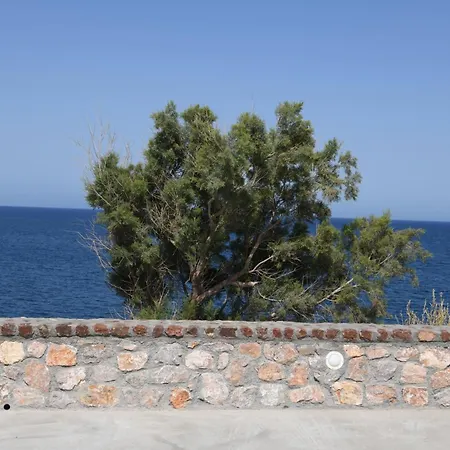 Starlight Luxury Seaside & Imerovigli (Santorini)