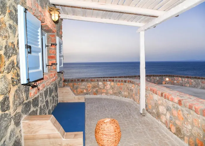 Starlight Luxury Seaside & Imerovigli (Santorini)