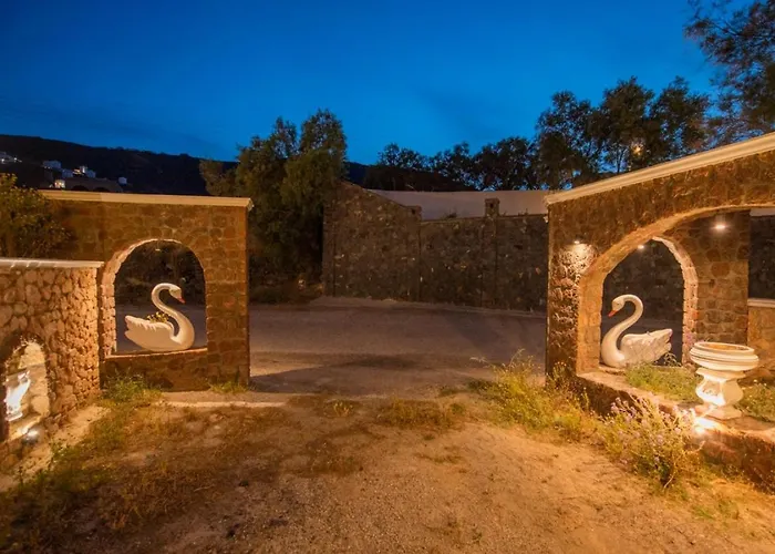 Starlight Luxury Seaside & Villa