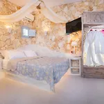 Starlight Luxury Seaside & Villa Imerovigli (Santorini)