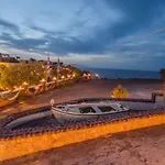 Starlight Luxury Seaside & Villa *